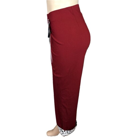 Disney +5 Ruby Red Stretch High Waist Villian's Cruella Graphic Cuff Capri Pants - Picture 3 of 6